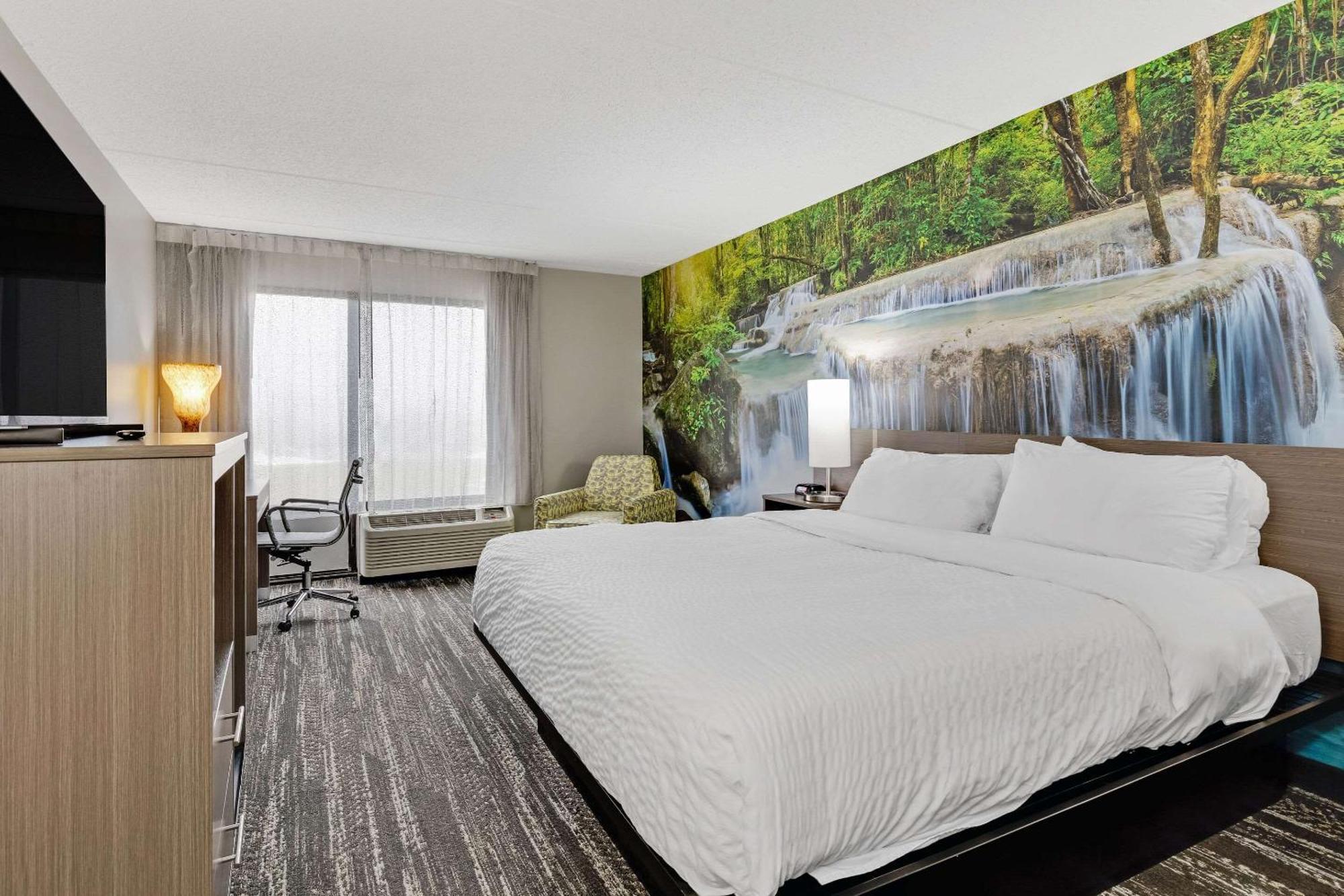 Отель Clarion Pointe Near Erie Casino Kearsarge Экстерьер фото
