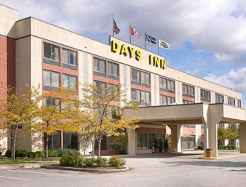 Отель Clarion Pointe Near Erie Casino Kearsarge Экстерьер фото